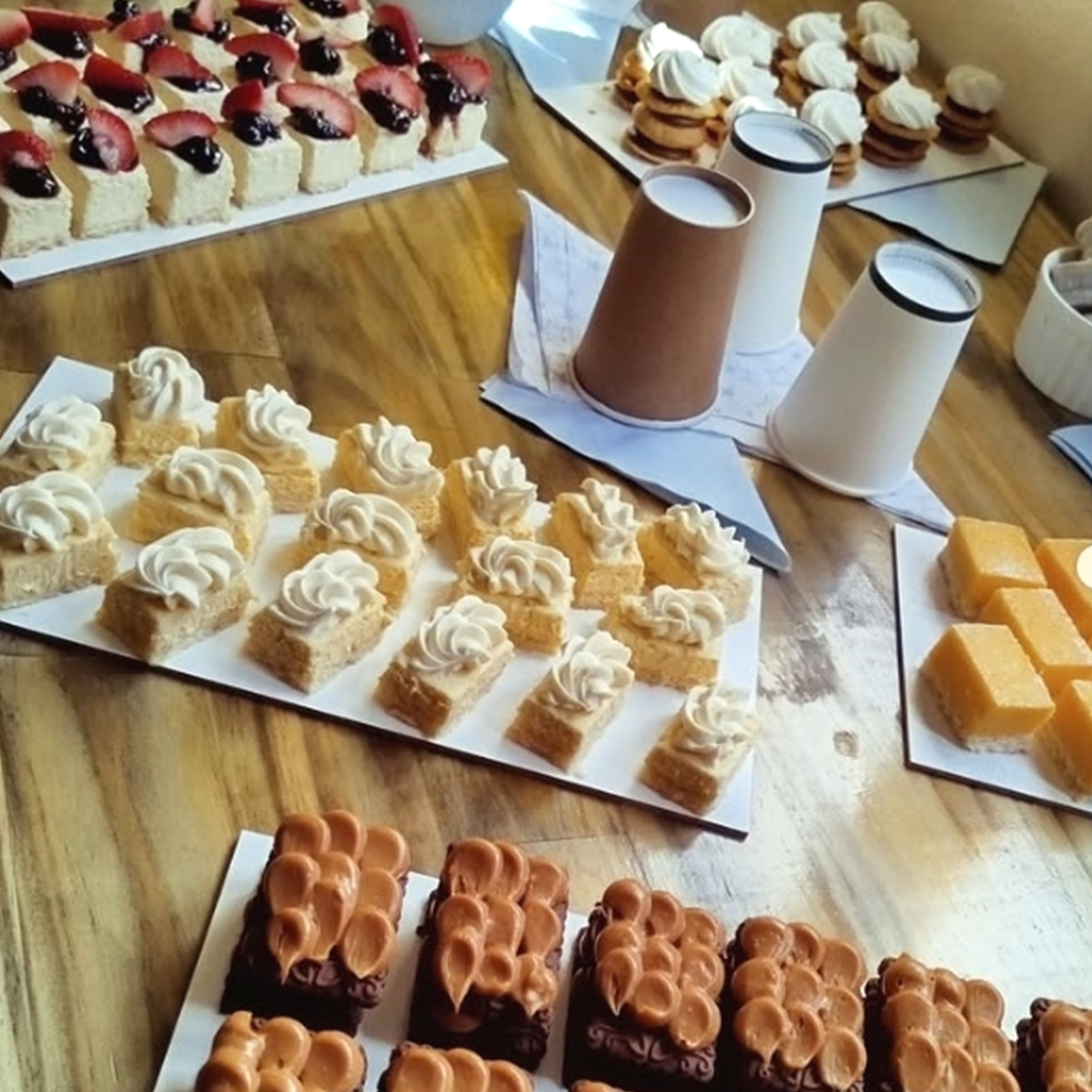 Mesa dulce preparada para evento