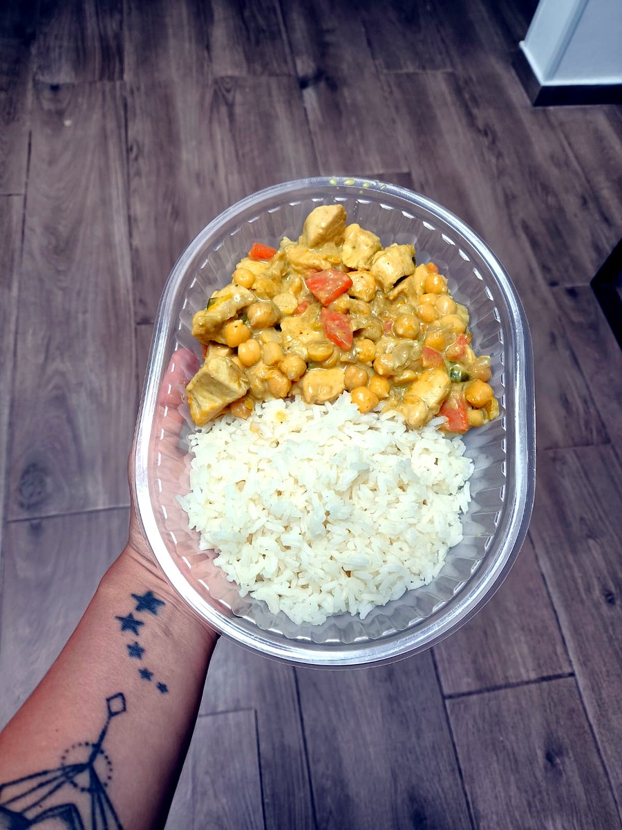 Pollo al curry con arroz